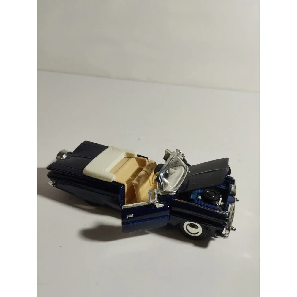 Signature models SS5721 1959 CHEVROLET IMPALA 1:32 Scale Wind Up